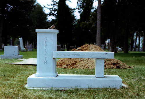 hpl41-derleth-1909-to-1971grave